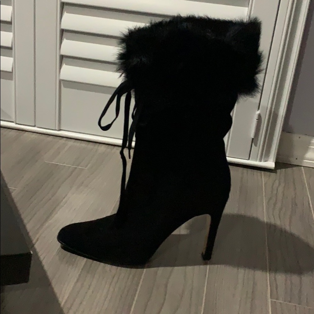 Gucci boots with fur size 7.5